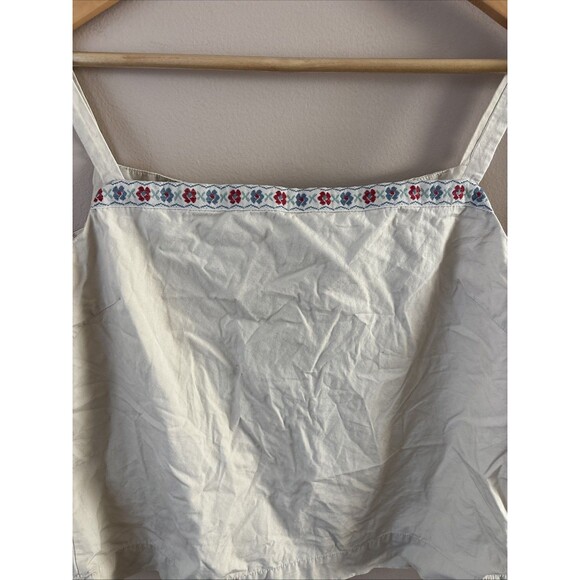 GAP Women’s Beige Floral Embroidered Tank Top Size Large Sleeveless Blouse - Picture 3 of 6